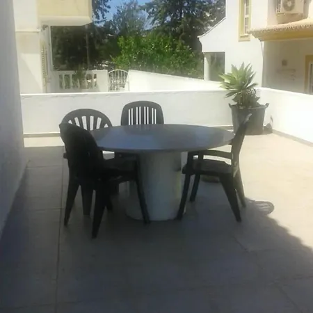 First Floor 2 Bedrooms Pool Apartment *